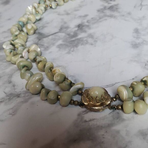 Vintage Rare Mother of Pearl Necklace with Pendent - Picture 9 of 16